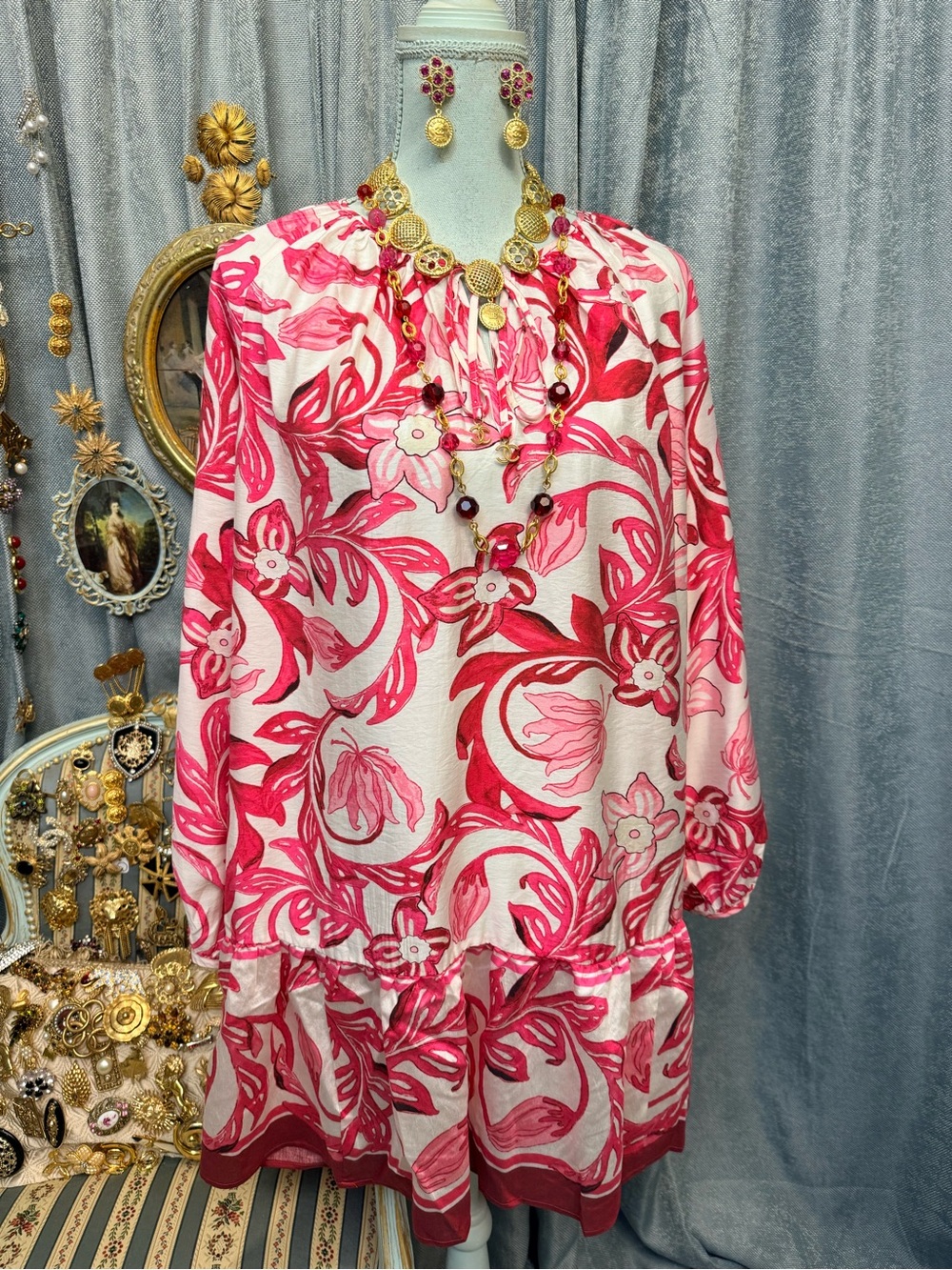 Pink & White Floral V-Neck Tunic Dress with jewelry